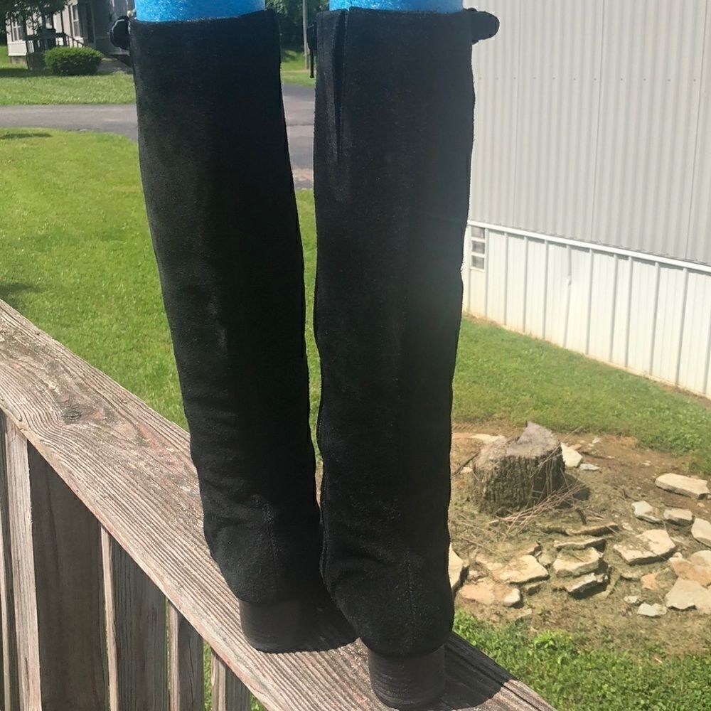 ⬇️Ann Taylor Loft Boot  - Picture 4 of 8
